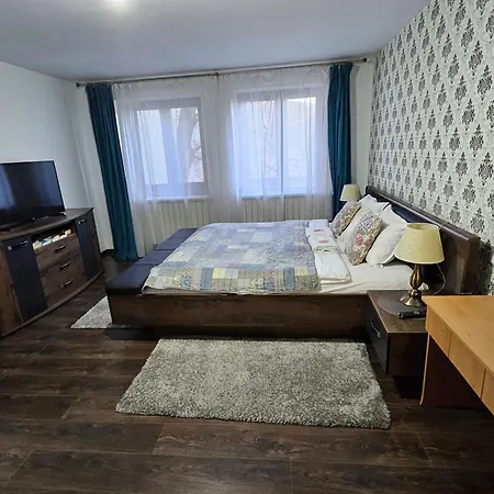 Queen Bridge Apartment